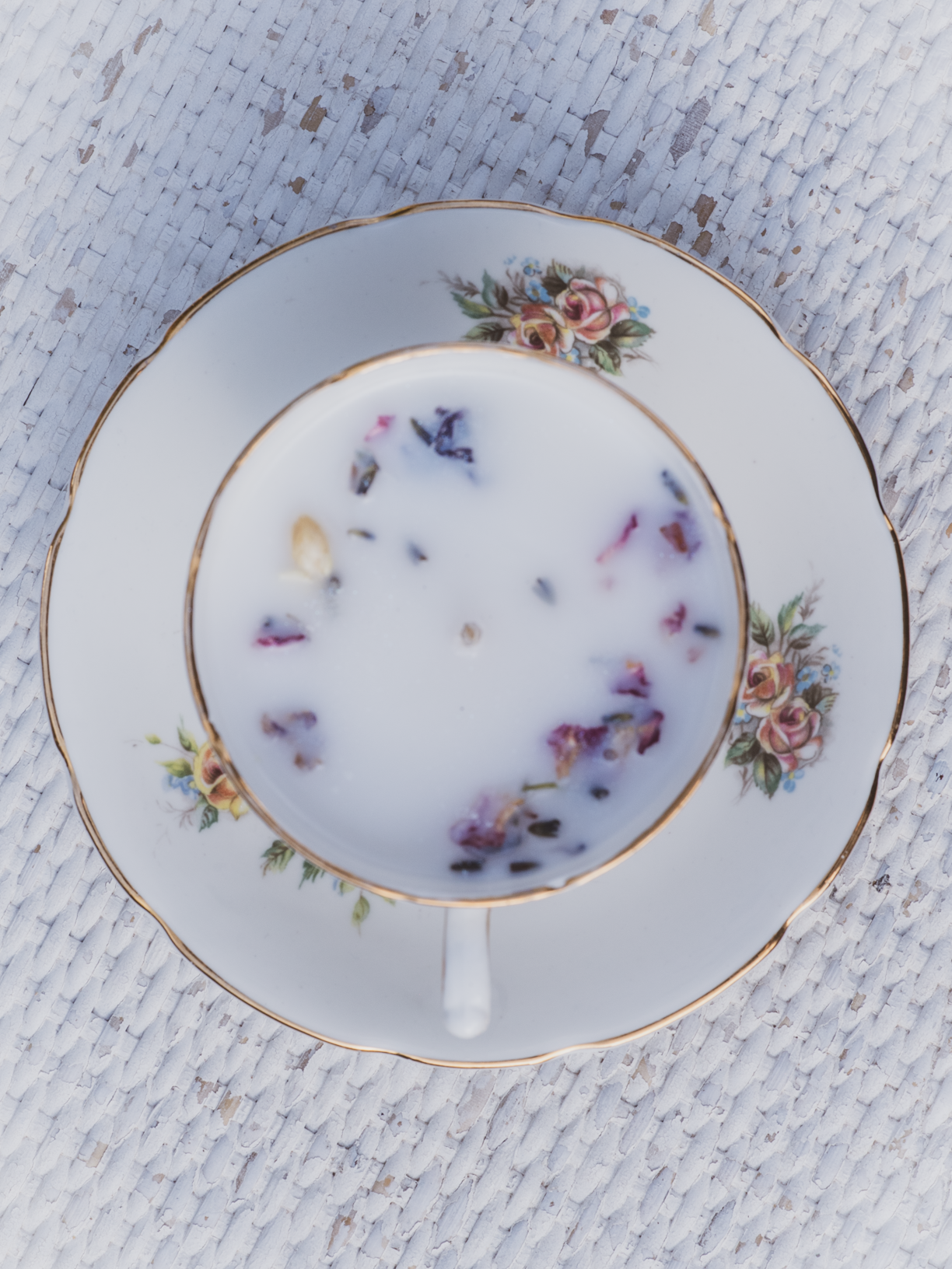 Vintage Floral Tea Cup Candle - Lychee & Black Tea