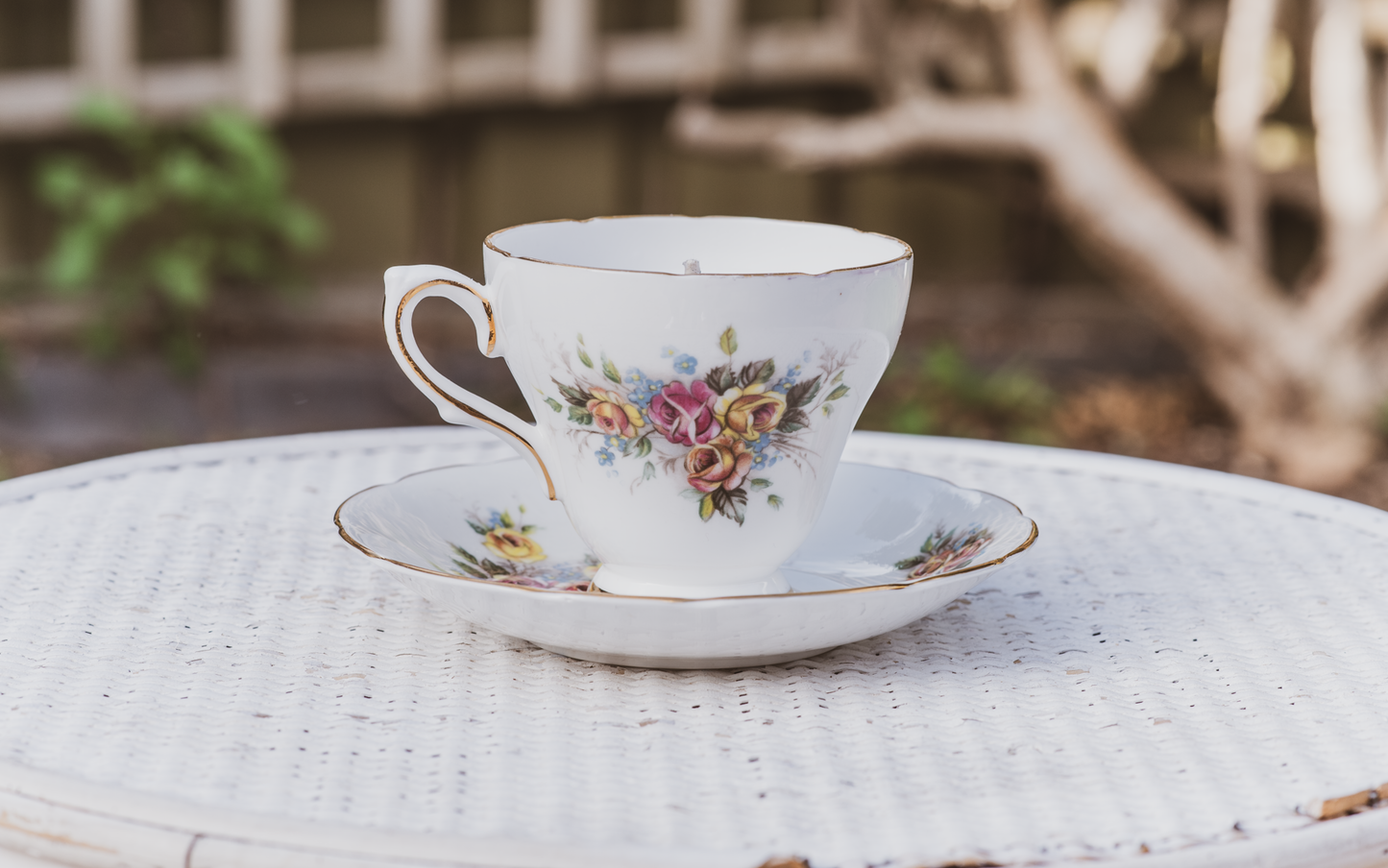 Vintage Floral Tea Cup Candle - Lychee & Black Tea