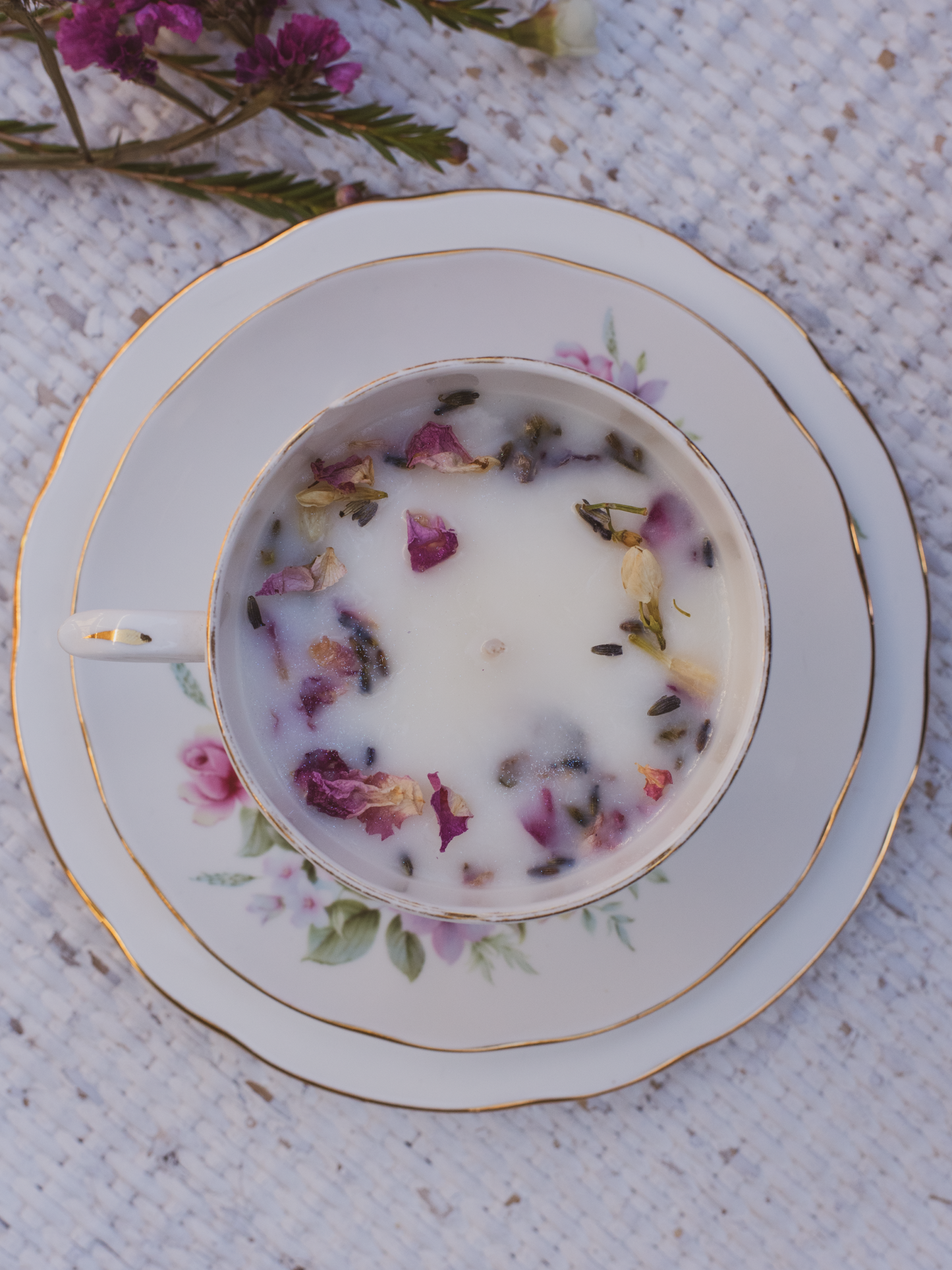 Spring Floral Teacup Candle – Lychee & Black Tea
